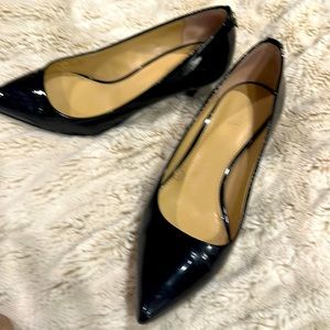 Kitten heels patent leather